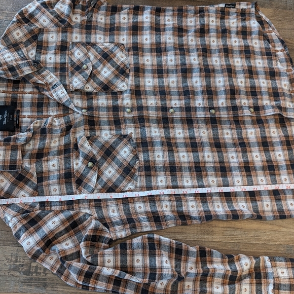 WindRiver woman's shirt size M - Picture 8 of 8